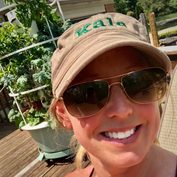 Meet your Posher, Kristen - Picture 2 of 2